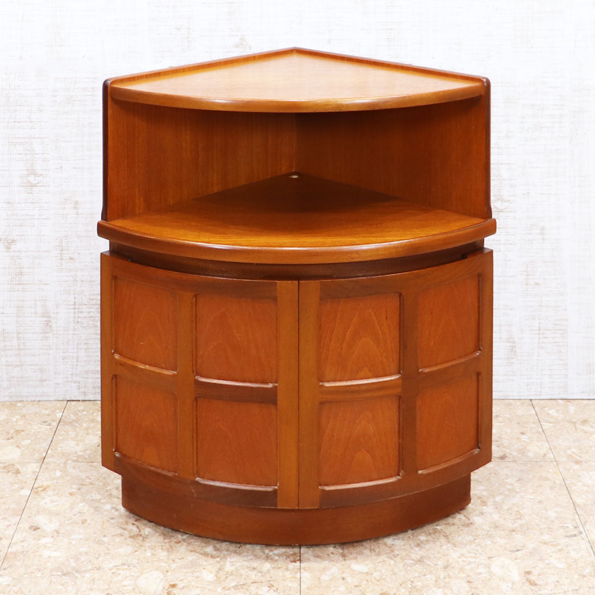 ネイサン NATHAN ヴィンテージ コーナーキャビネット model 4774