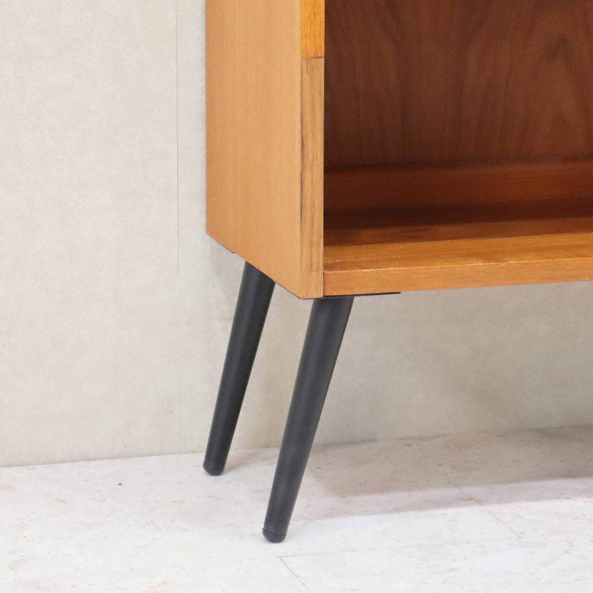 ヴィンテージ家具 ジープラン ガラスキャビネット G-PLAN フレスコ Fresco ショーケース テーパードレッグカスタム