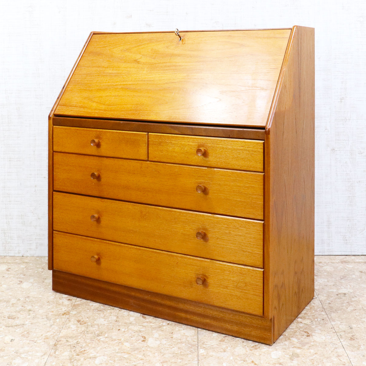 ネイサン NATHAN ライティングビューロー キャビネット – studio MID