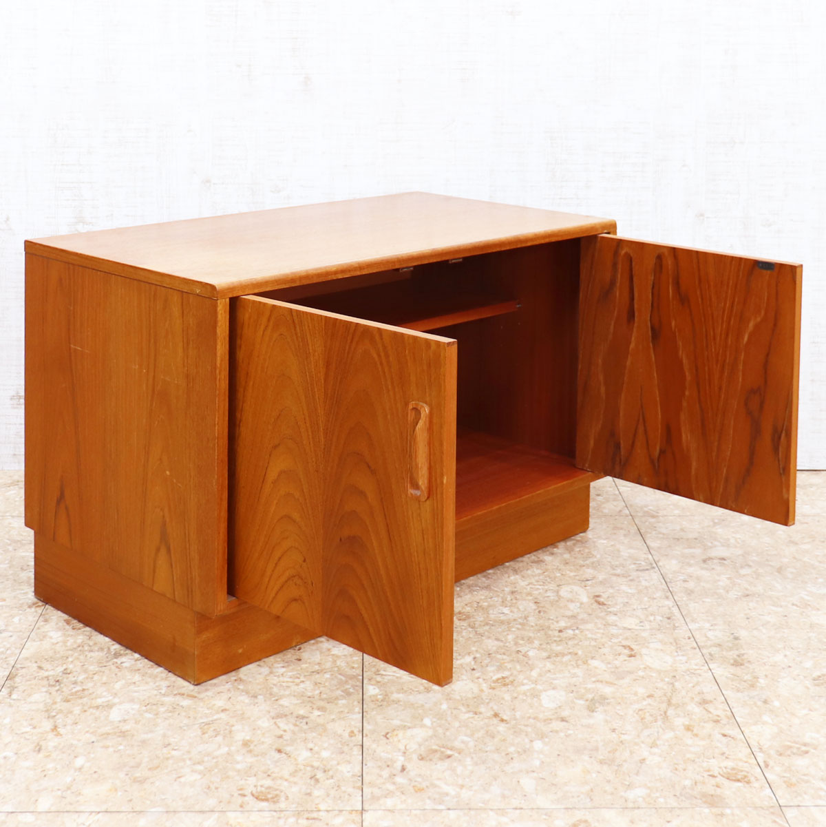 ジープラン G-PLAN Fresco ローキャビネット ベースユニット – studio MID