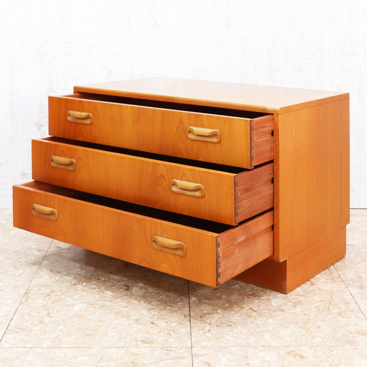 G-PLAN(ジープラン) / Fresco フレスコ 3段チェスト (501) G-PLAN(ジープラン) / Fresco フレスコ 3段チェスト (501) イズヤ