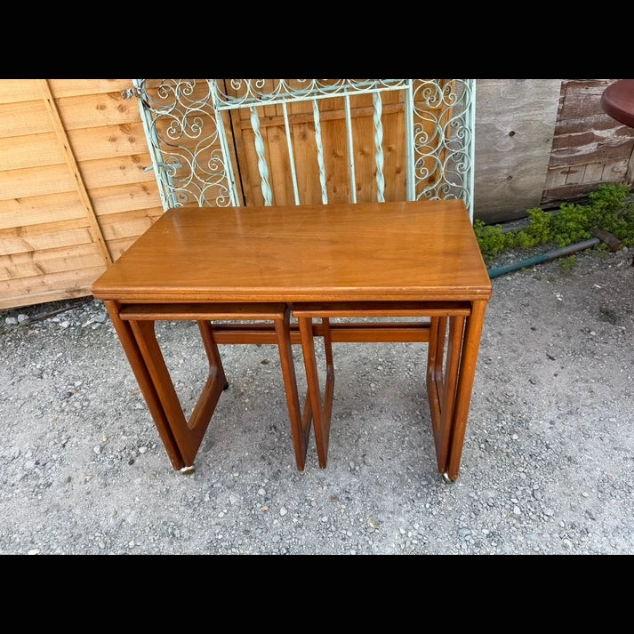 【入荷前先行予約】A.H McIntosh ネストテーブル