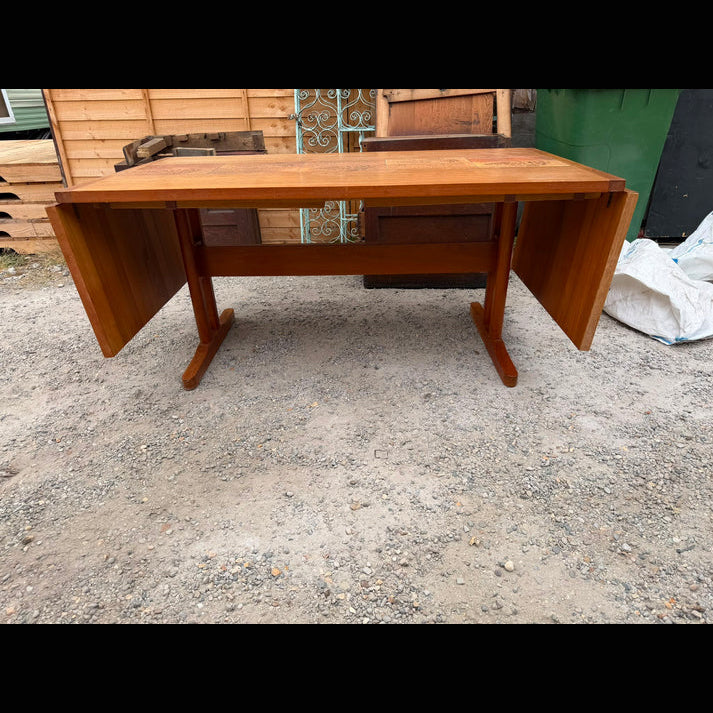 【入荷前先行予約】Gangsø Møbler タイルトップダイニングテーブル