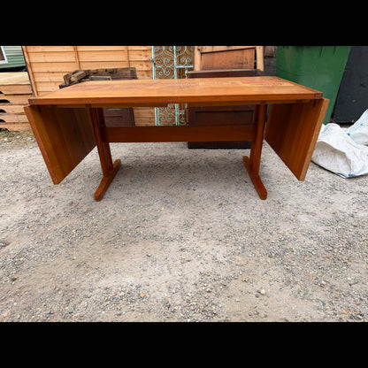 【入荷前先行予約】Gangsø Møbler タイルトップダイニングテーブル