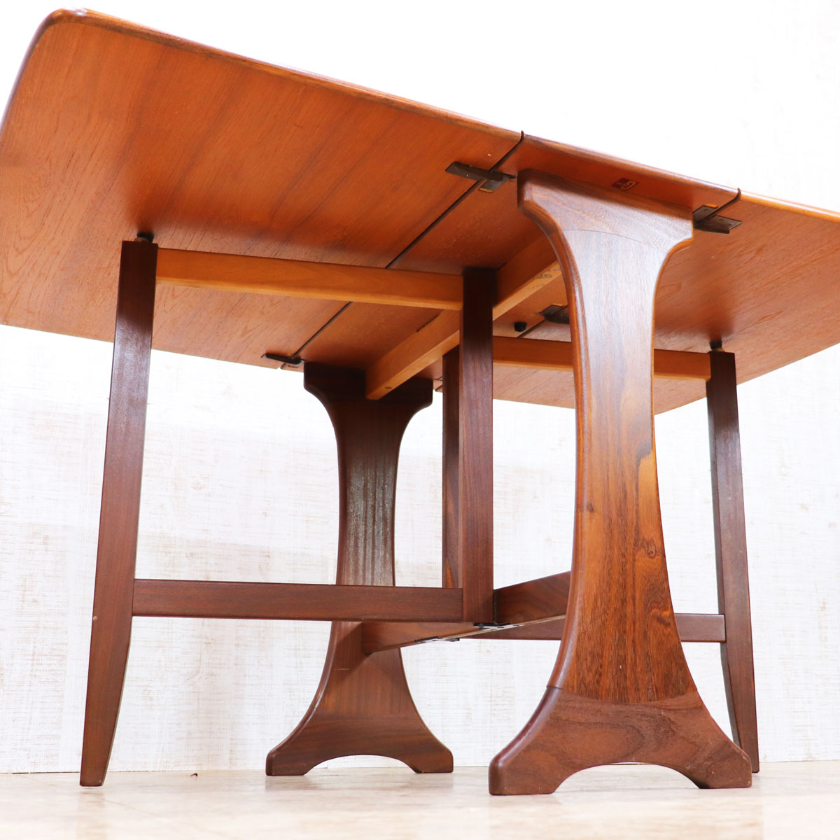 ジープラン G-PLAN Fresco ゲートレッグ ダイニングテーブル – studio MID