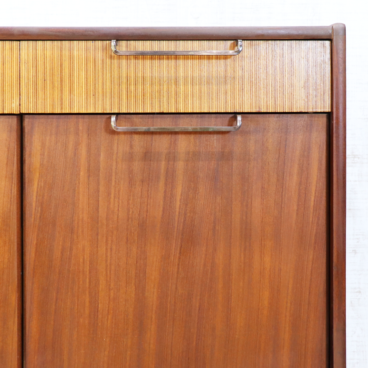 Elliotts of Newbury ヴィンテージ サイドボード