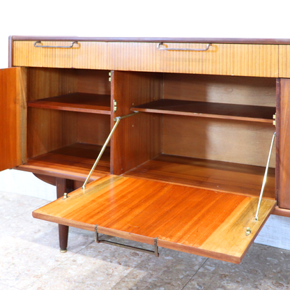 Elliotts of Newbury ヴィンテージ サイドボード