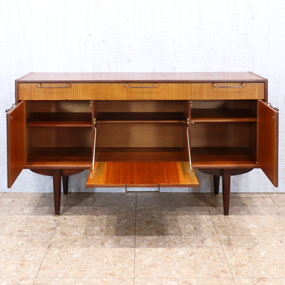 Elliotts of Newbury ヴィンテージ サイドボード