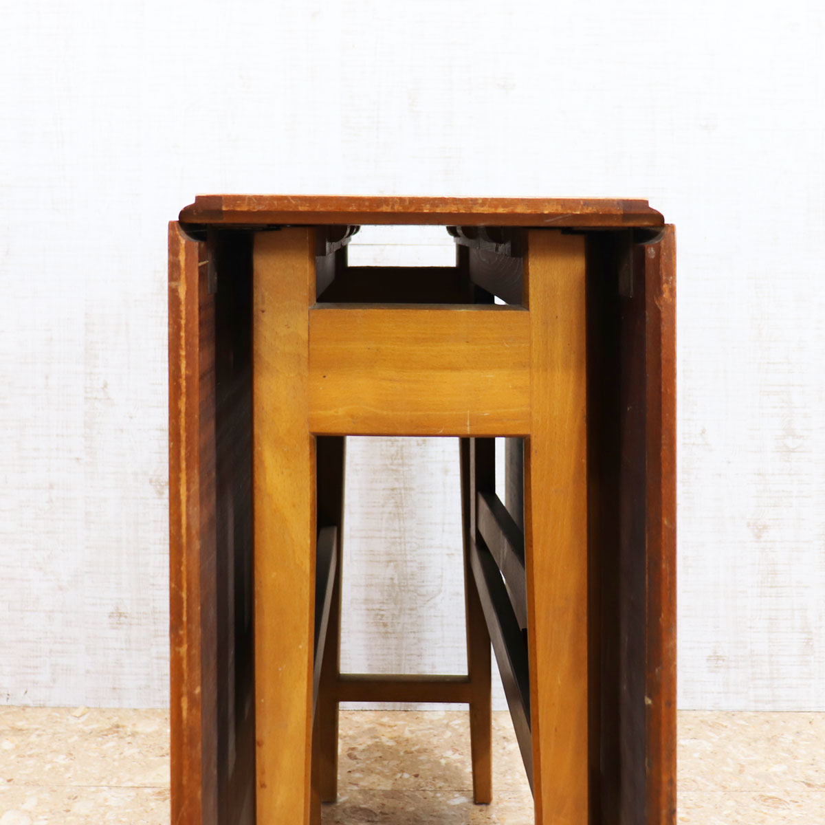 イギリス ヴィンテージ メラミン ゲートレッグテーブル – studio MID