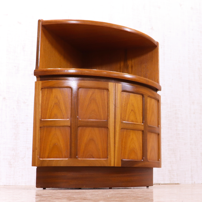 ヴィンテージ家具 ネイサン NATHAN ヴィンテージ コーナーキャビネット model 4774