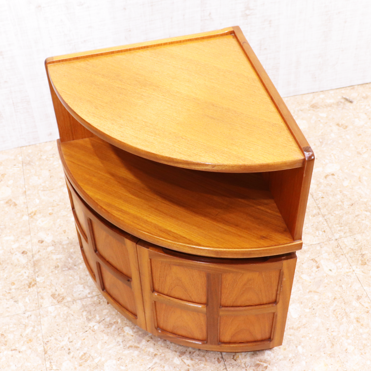 ヴィンテージ家具 ネイサン NATHAN ヴィンテージ コーナーキャビネット model 4774