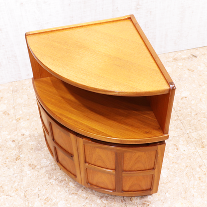 ヴィンテージ家具 ネイサン NATHAN ヴィンテージ コーナーキャビネット model 4774