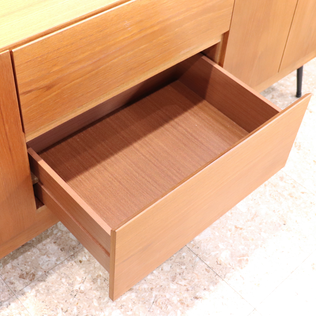 ヴィンテージ家具 ポートウッドファニチャー Portwood funiture サイドボード テーパードレッグ カスタム