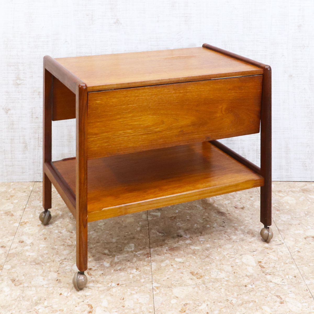 英国アンティーク木製ドロップリーフトロリーテーブル/収納式ワゴン机(89-197 英国アンティーク木製ドロップリーフトロリーテーブル/収納式