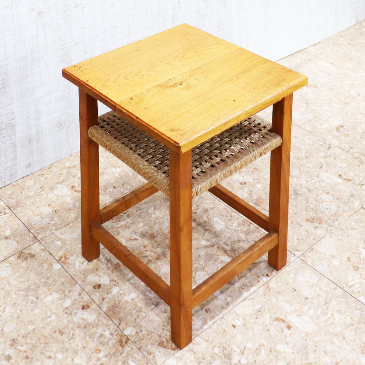 イギリス ヴィンテージ ナイトスタンド / サイドテーブル – studio MID