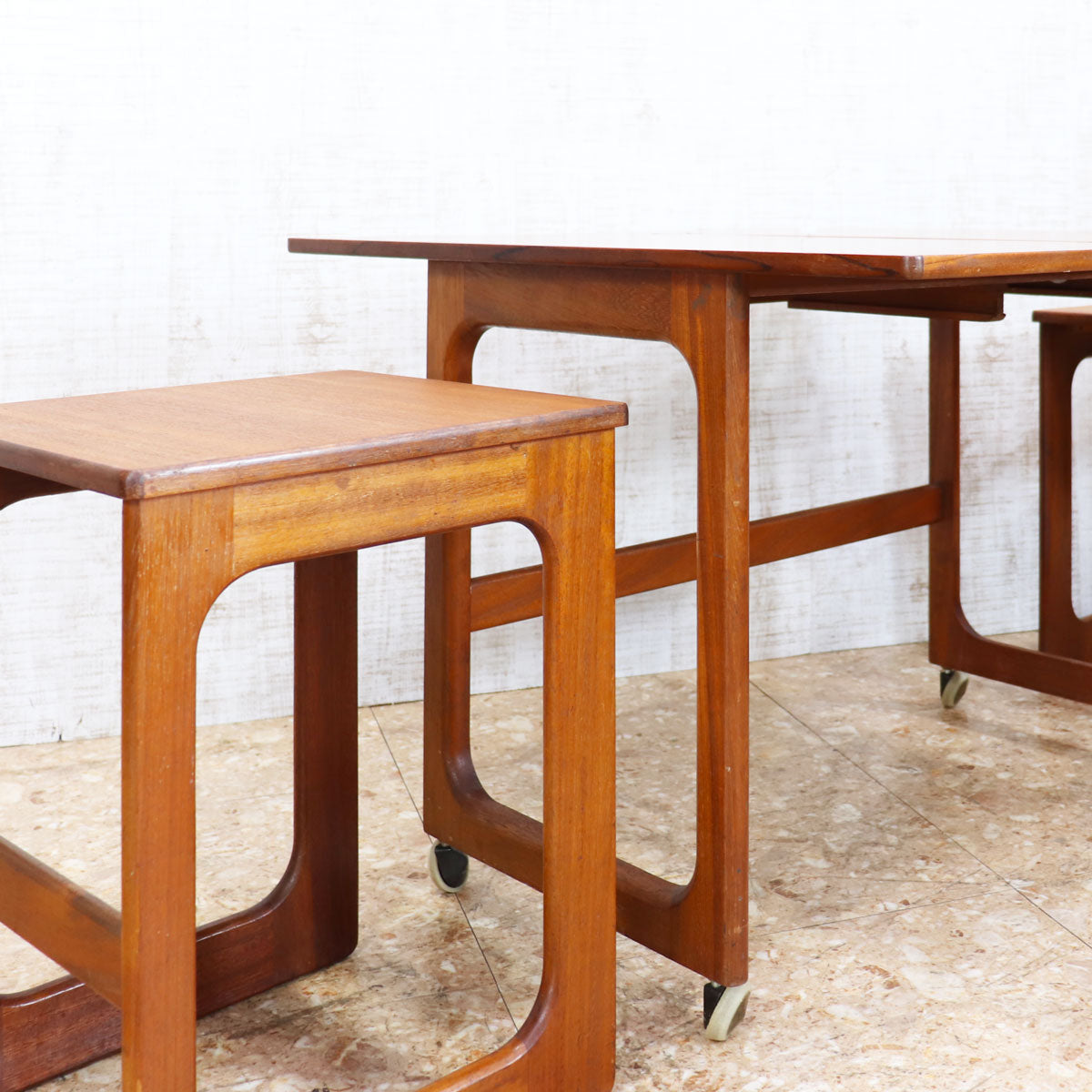 McIntoshマッキントッシュ製ネストテーブル チーク マッキントッシュ McINTOSH ヴィンテージ ネストテーブル 3台