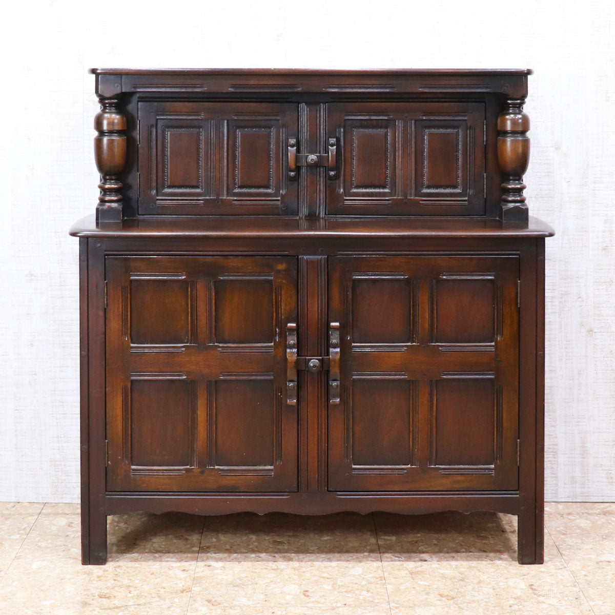 アーコール ERCOL オールドコロニアル コートキャビネット カップ