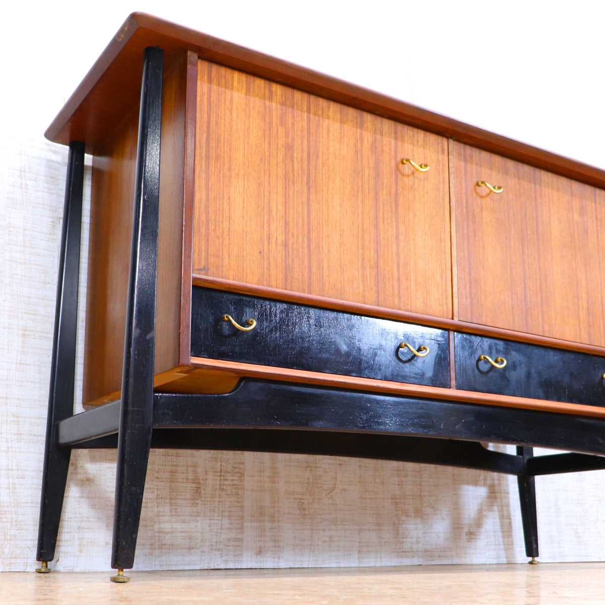 G-PLAN/ジープラン　サイドボードキャビネット ジープラン G-PLAN Tola&Black サイドボード – studio MID