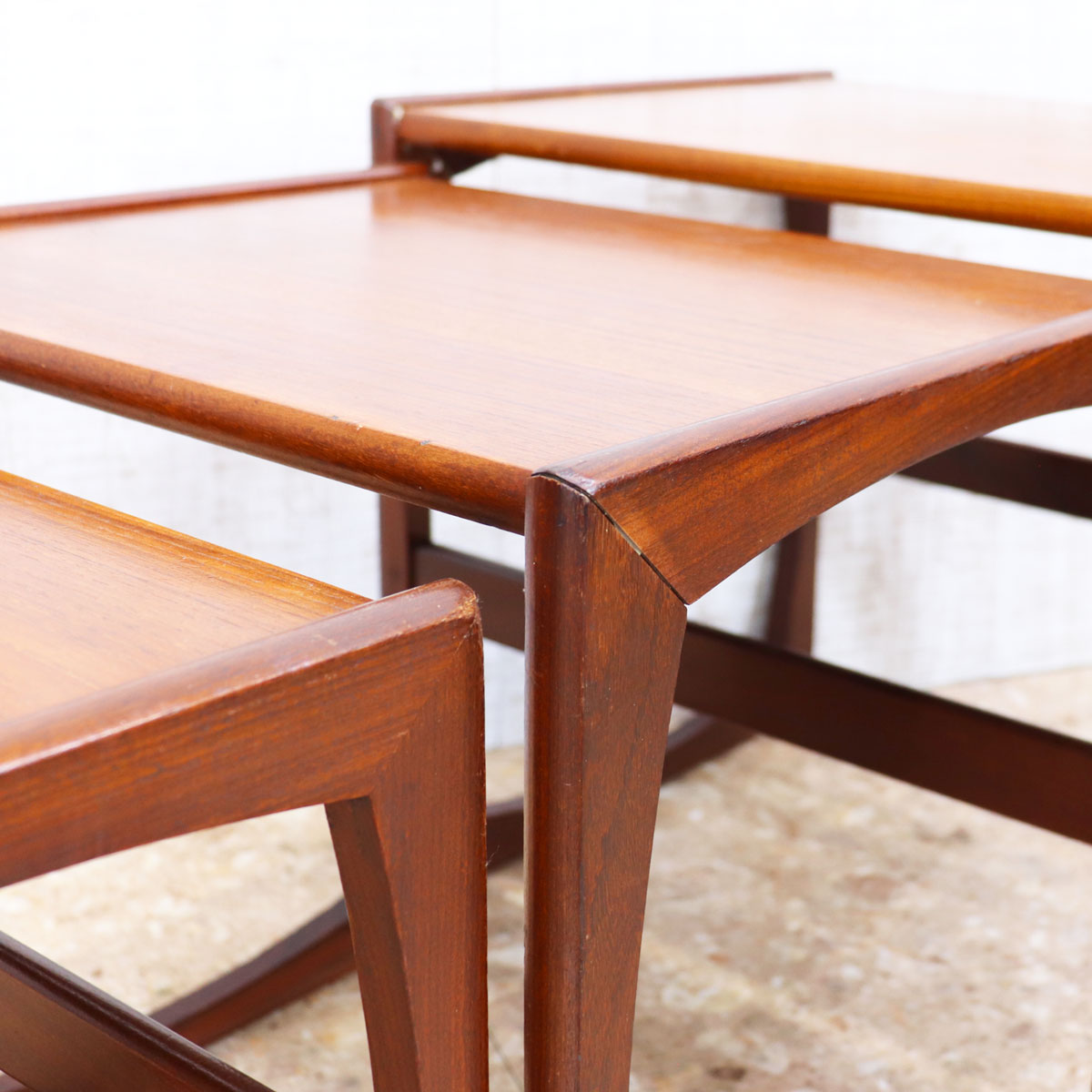 イギリス ヴィンテージ ネストテーブル 3台セット – studio MID