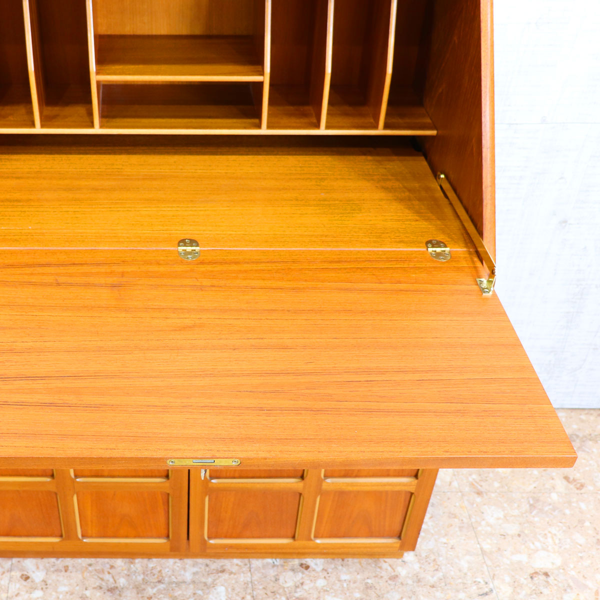 ネイサン NATHAN キャビネット ライティングビューロー – studio MID