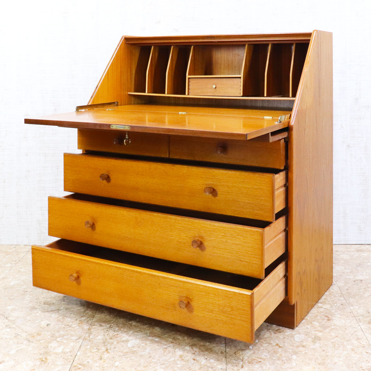 ネイサン NATHAN ライティングビューロー キャビネット – studio MID