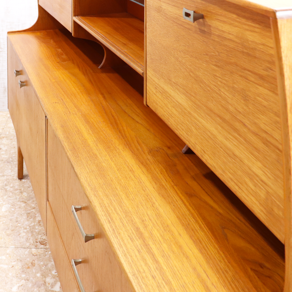ヴィンテージ家具 サトクリフ オブ トッドモーデン Sutcliffe of Todmorden ハイボード ハイキャビネット