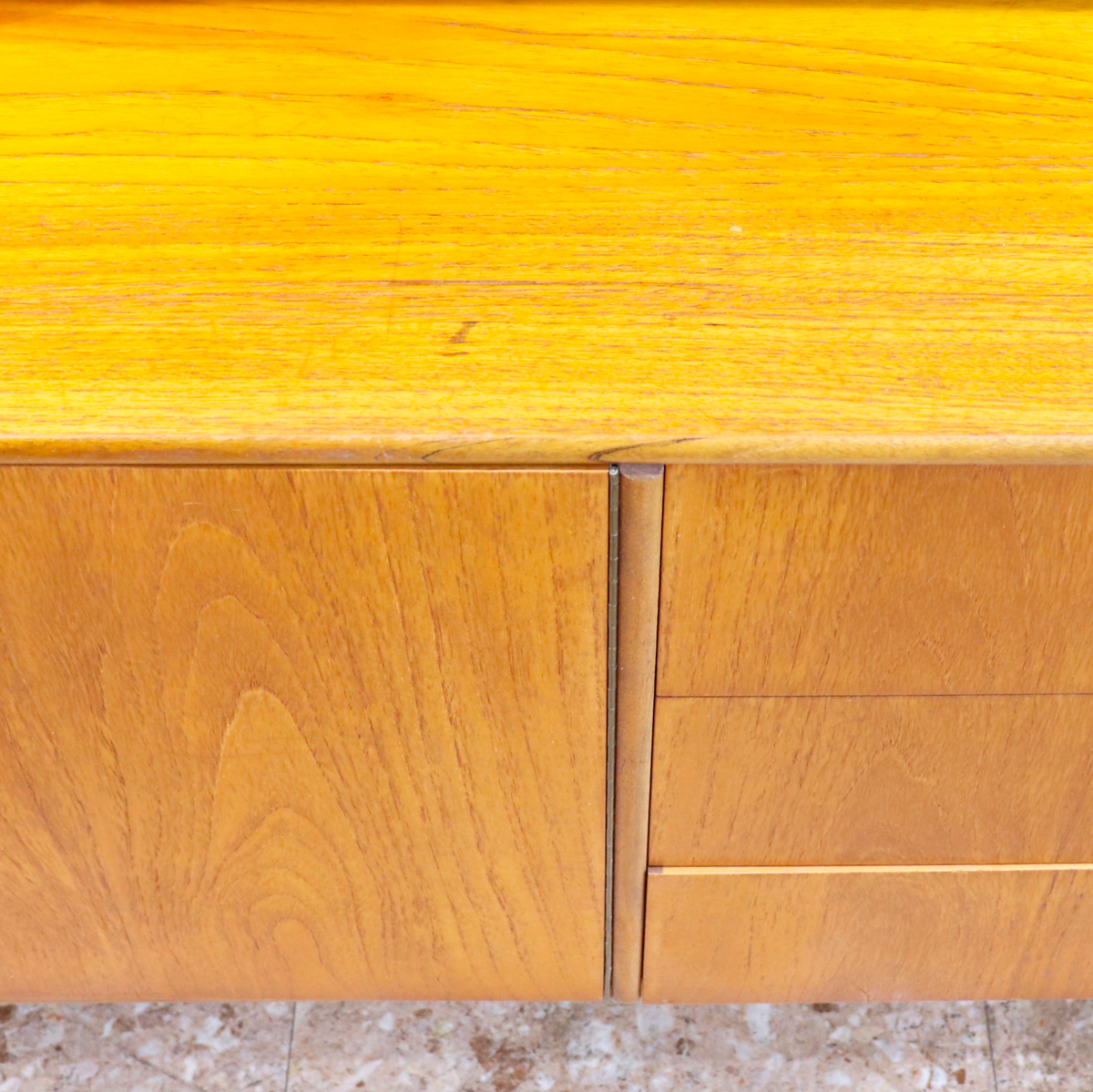 ヴィンテージ家具 サトクリフ オブ トッドモーデン Sutcliffe of Todmorden ハイボード ハイキャビネット