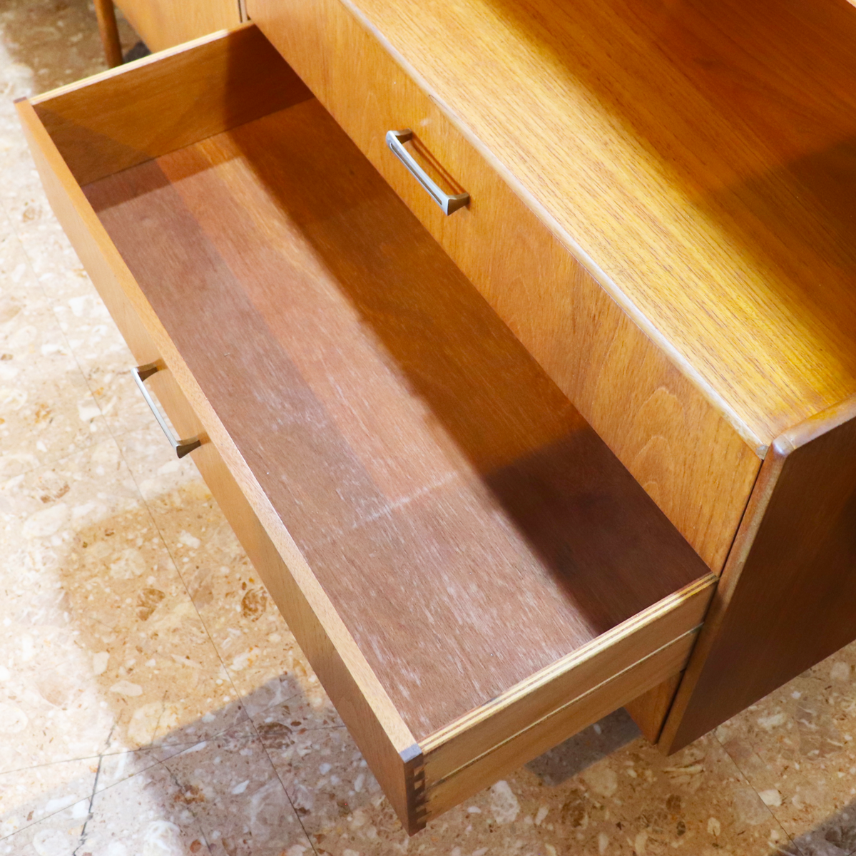 ヴィンテージ家具 サトクリフ オブ トッドモーデン Sutcliffe of Todmorden ハイボード ハイキャビネット