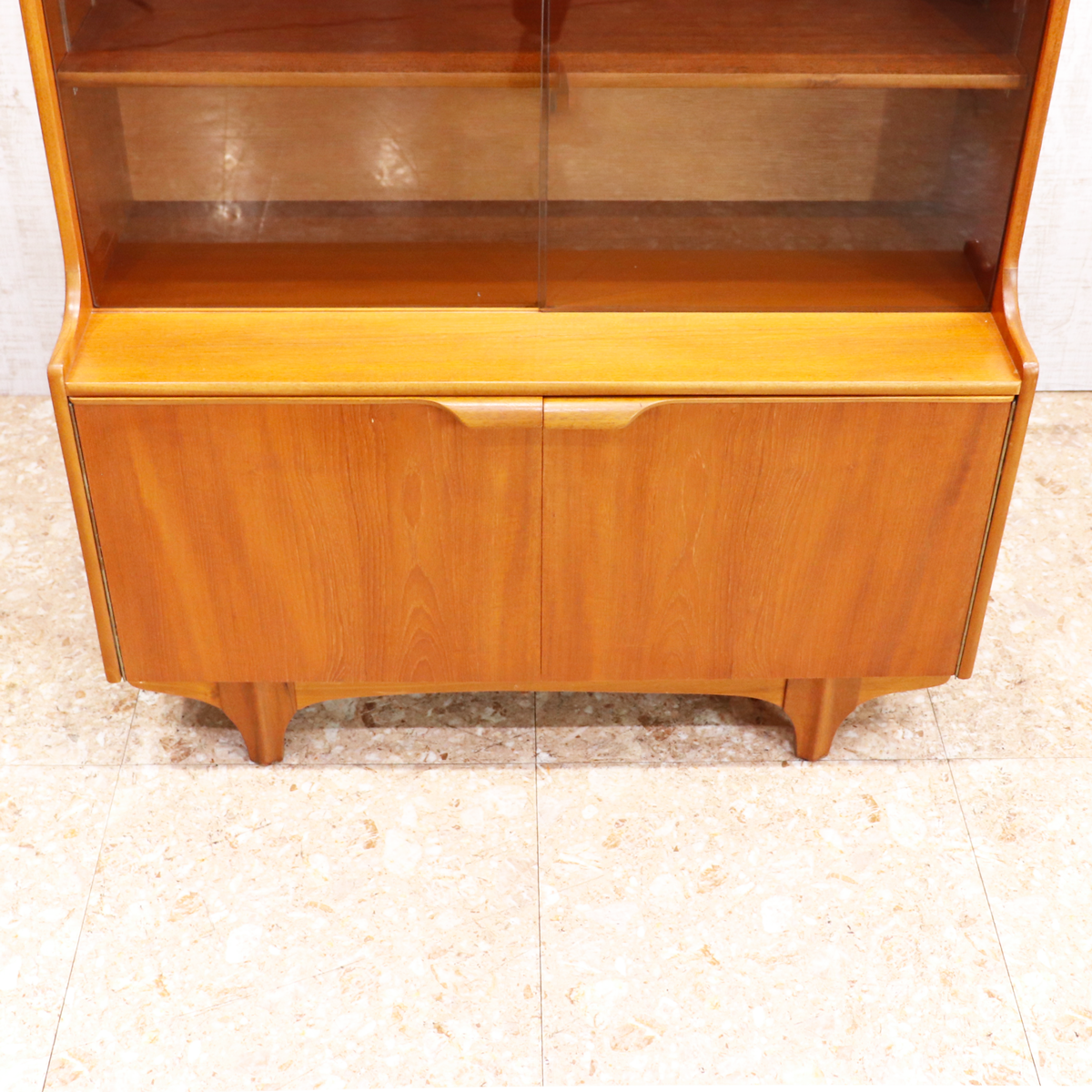 ヴィンテージ家具 サトクリフ オブ トッドモーデン Sutcliffe of Todmorden ガラスキャビネット ブックケース