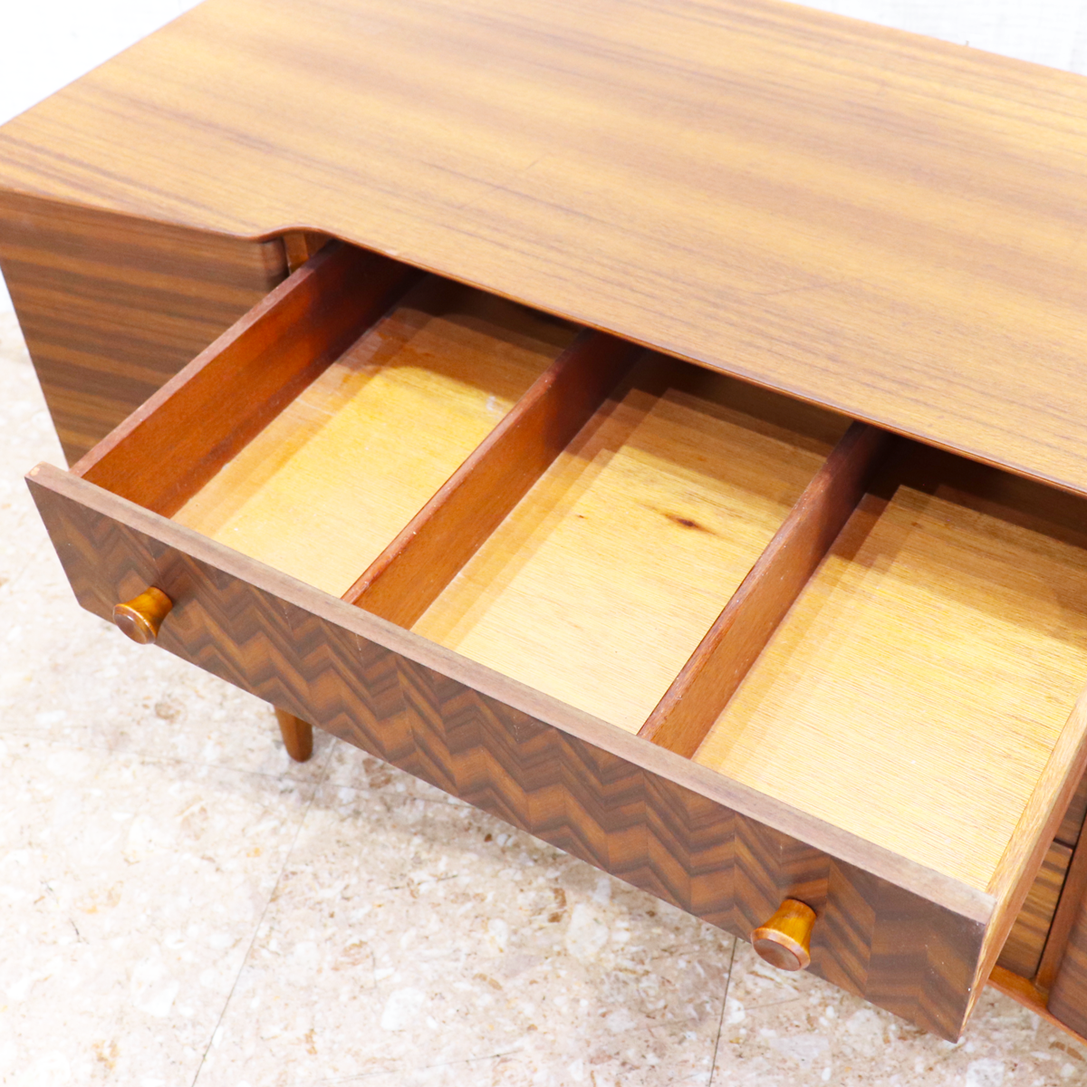 ヴィンテージ家具 ユニフレックス Uniflex サイドボード