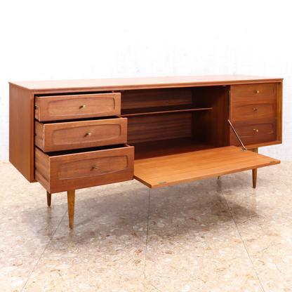 ヴィンテージ家具 ホワイト&ニュートン White&Newton サイドボード